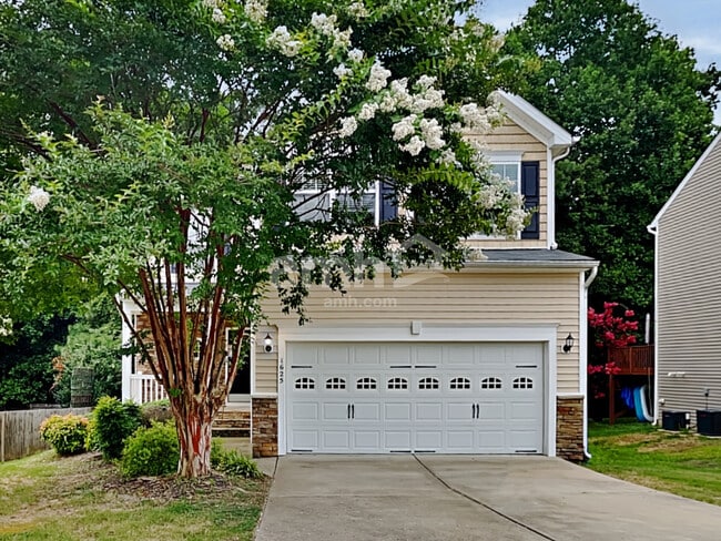Building Photo - 1625 Essexwood Dr