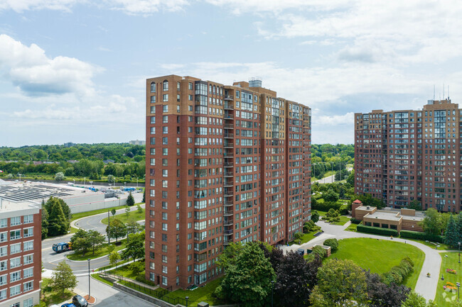Building Photo - Sterling Club