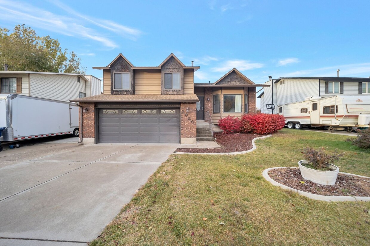 Foto principal - Spacious & Pet-Friendly 4-Bed Home with Mo...