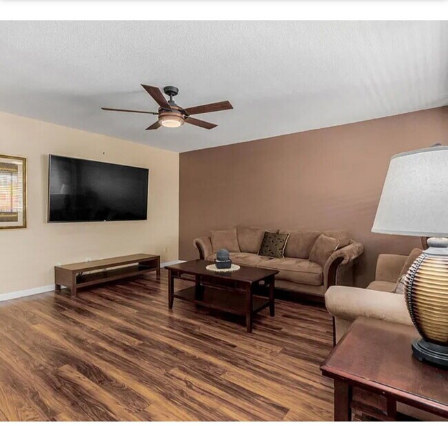 Foto del edificio - "Charming 2-Bedroom Oasis with 2 Full Baths in the Heart of Scottsdale!"