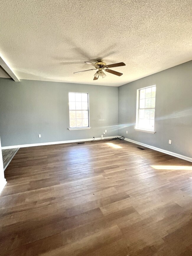 Building Photo - 318 Hill Ave