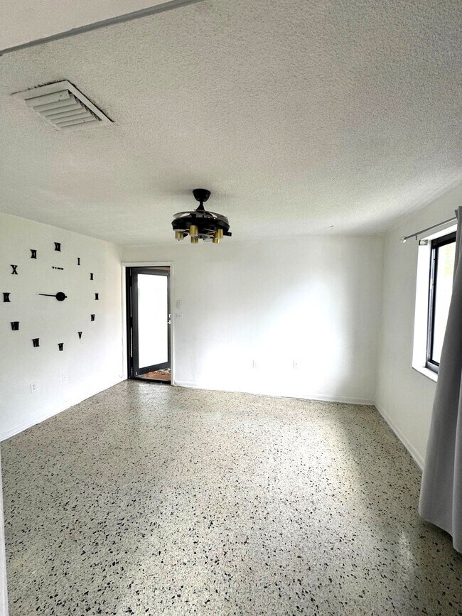 Foto del edificio - 430 NW 9th Ave