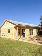 Building Photo - 1100 W 16th St