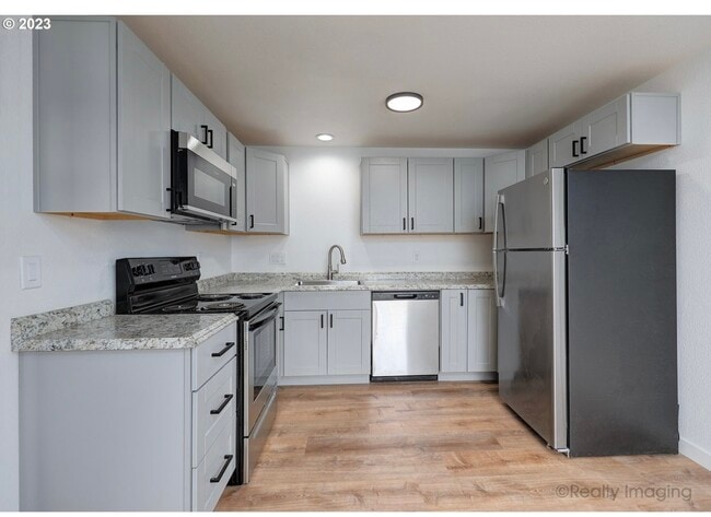 Building Photo - 3014 Drummond Ave