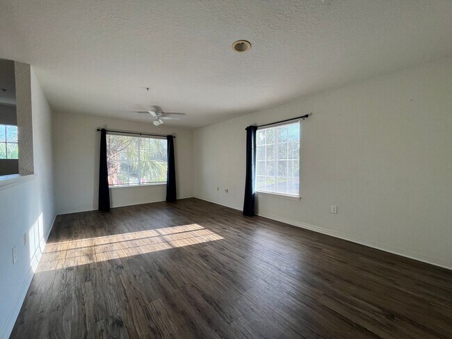 Foto del edificio - 3501 D'Avinci Way