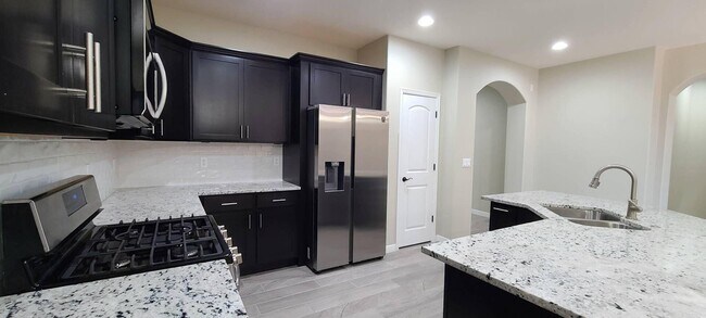 Foto del edificio - 3540 Essence St