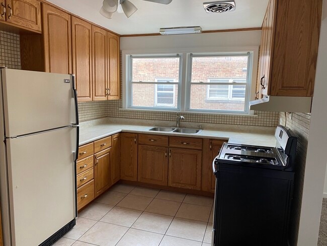 Foto del edificio - 8057 Knox Ave