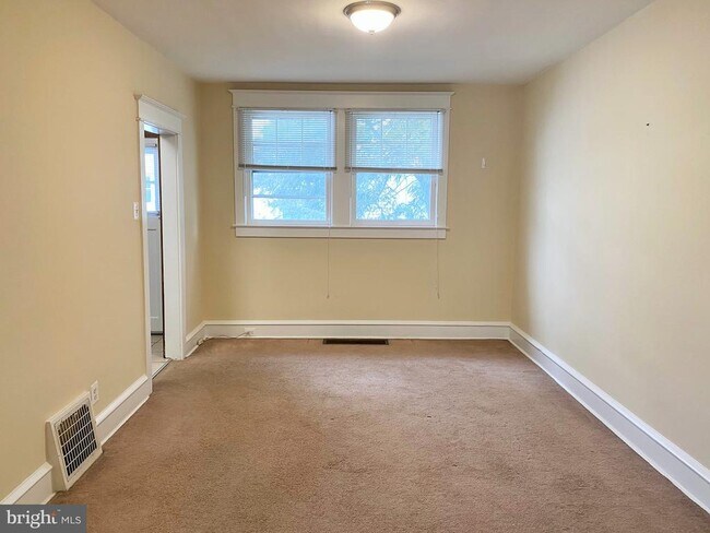 Foto del edificio - 105 Cooper Ave