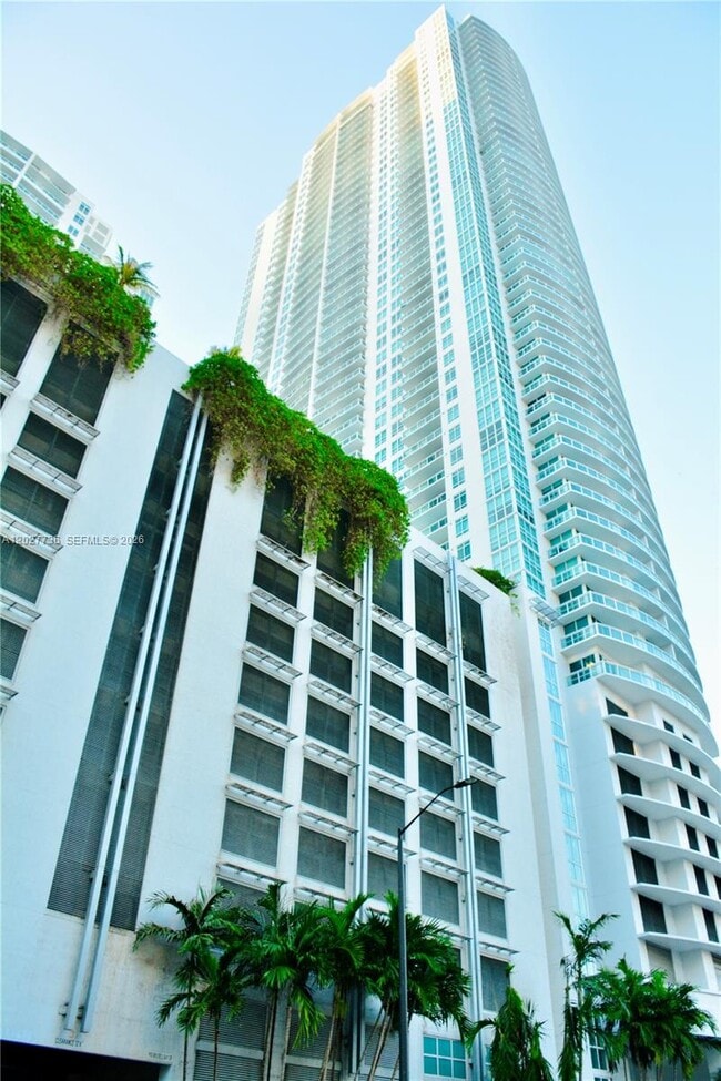 Building Photo - 951 Brickell Ave