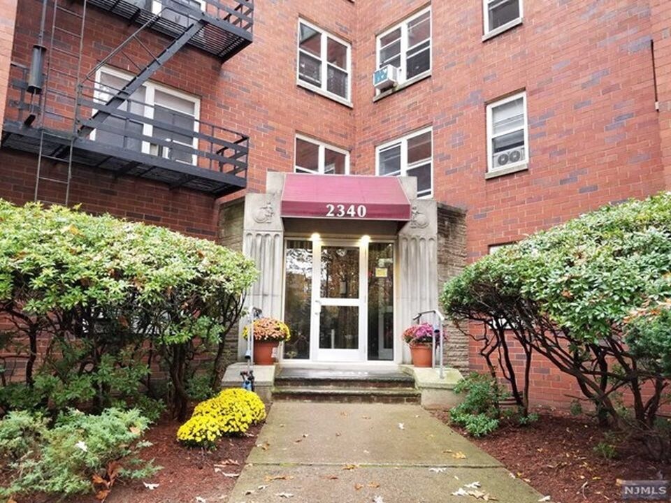 2340 Linwood Ave, Fort Lee, NJ 07024 Condo for Rent in Fort Lee, NJ