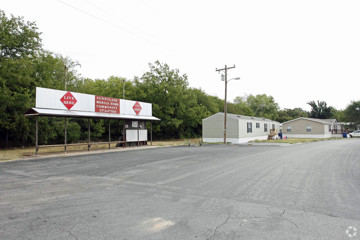 Building Photo - Sunnylane Estates