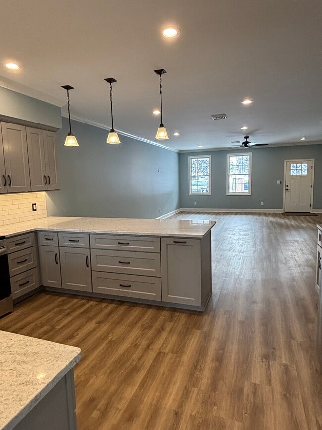 Foto del edificio - 4893 W Swamp Rd