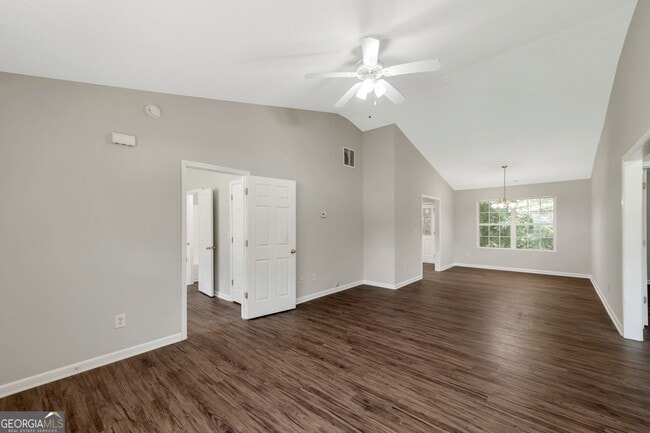 Building Photo - 45 Mineral Springs Ln