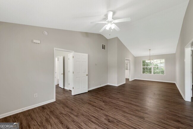 Foto del edificio - 45 Mineral Springs Ln