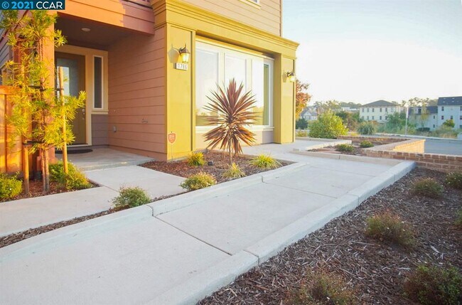 Building Photo - 1786 Yosemite Pl