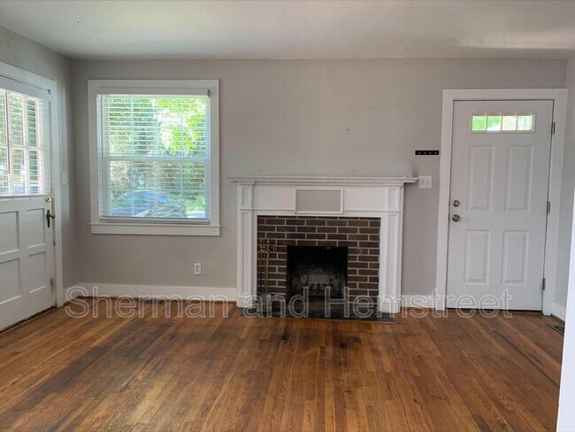 Building Photo - 1528 Heath St