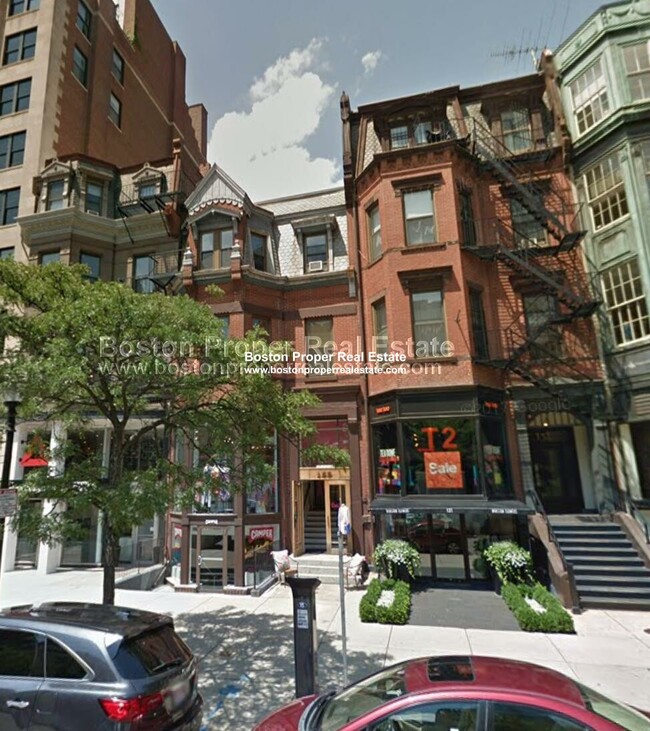 Foto del edificio - 133 Newbury St