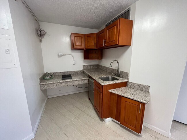 Building Photo - Executive Centre (Honolulu) - 1 bedroom/1 ...
