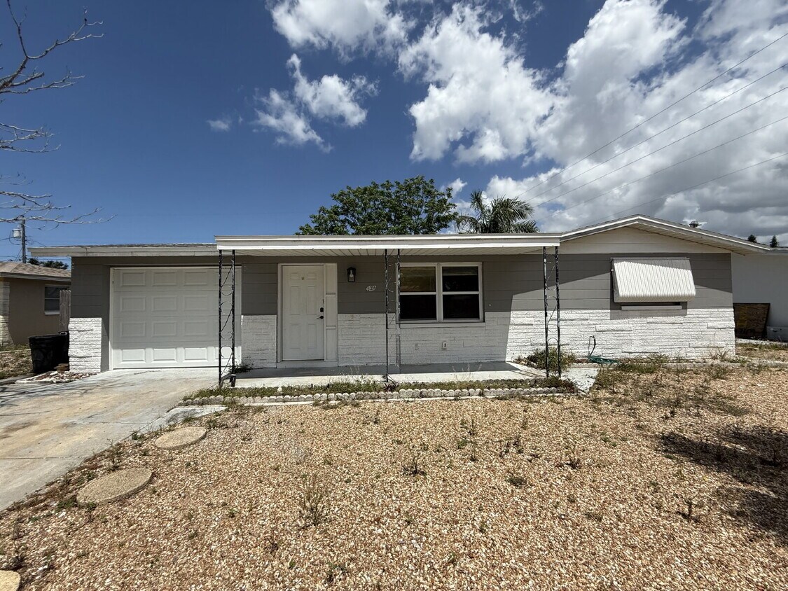 Primary Photo - Charming 2-Bedroom Retreat with Additional...