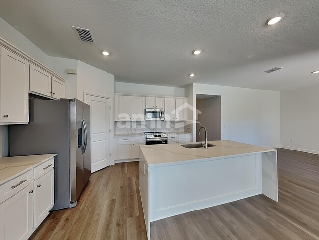Building Photo - 16438 Cheyanne Ct
