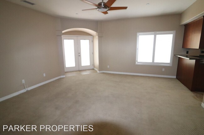 Foto del edificio - 3 br, 2.5 bath House - 3553 E Victoria Drive