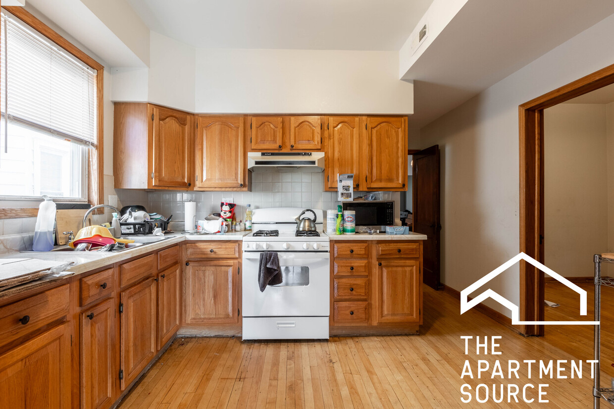 Foto principal - 4829 W Newport Ave