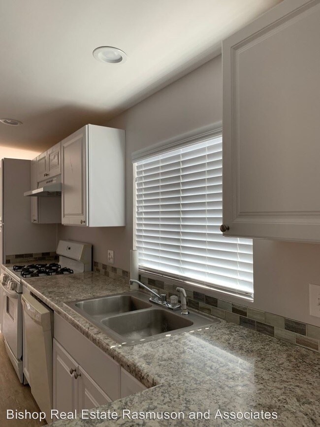 Foto del edificio - 2 br, 2 bath House - 2311 Juniper Dr