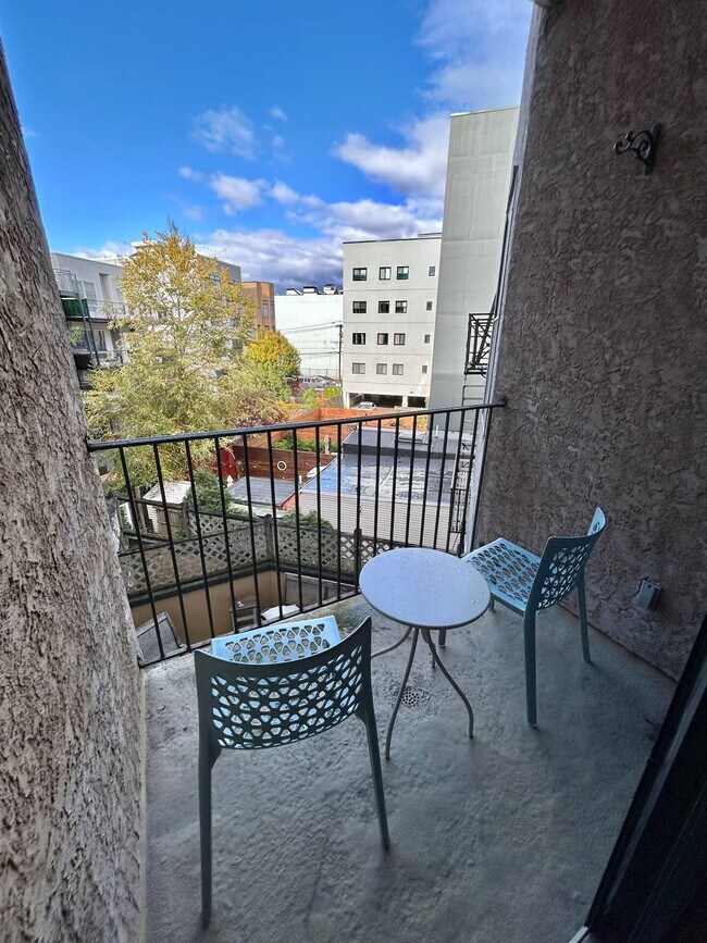 Building Photo - 331 Jefferson St