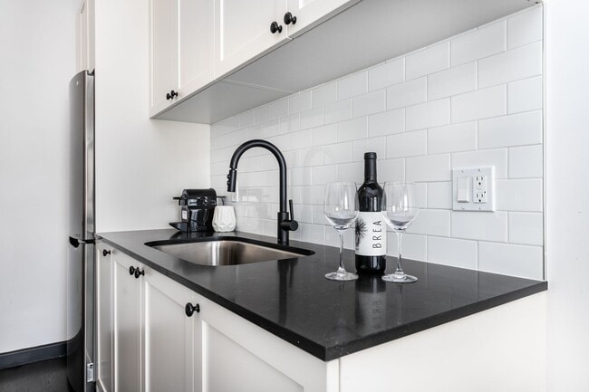 Interior Photo - The Commodore