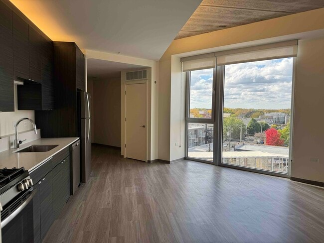 Photo - 1922 N Milwaukee Ave Apartment