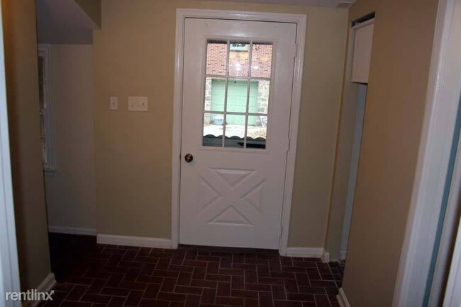 Building Photo - 3886 College Ave