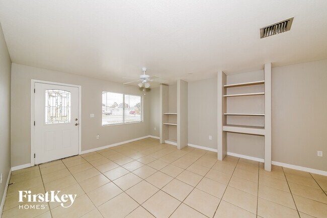 Foto del edificio - 3631 Harbor Blvd