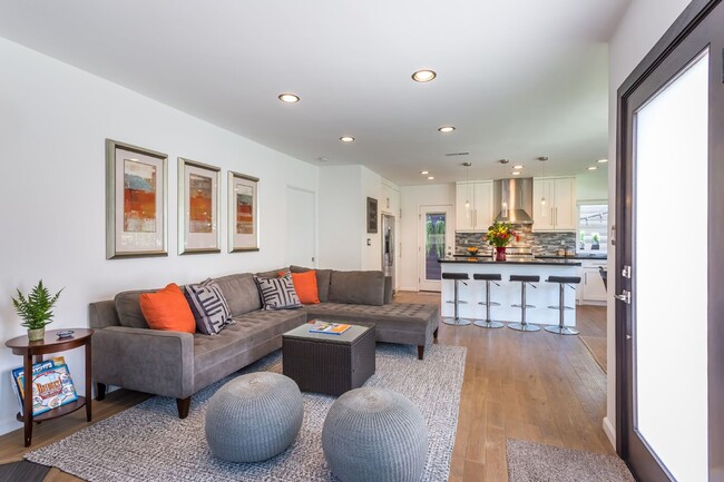 Building Photo - Remodeled 3BD/2BA W/Detached Studio