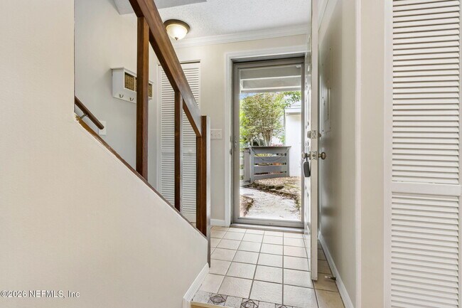 Foto del edificio - 7623 Baymeadows Cir W