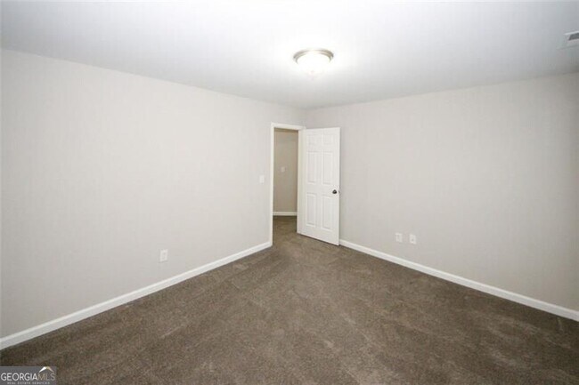 Building Photo - 365 Hunt Creek Dr