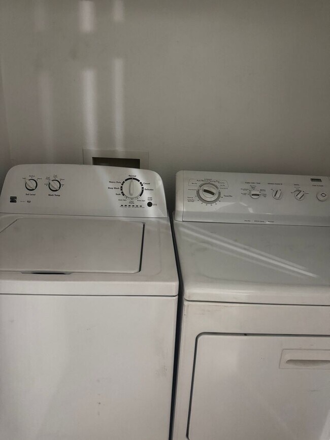 Foto del edificio - 1908 Agua Fina Ave