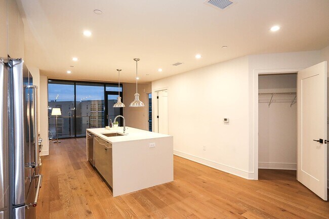 Foto del edificio - 788 W Marietta St NW