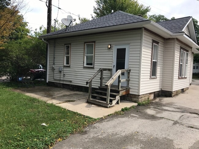 Building Photo - 316 Maple Ave