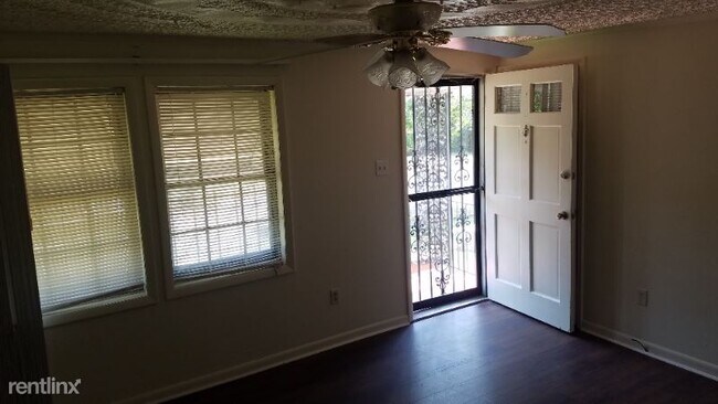 Building Photo - 3 br, 1 bath House - 2416 Wood St