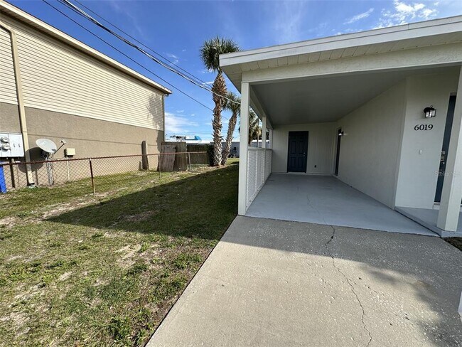 Building Photo - 6019 Fortune Pl