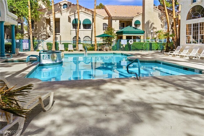 Foto del edificio - 2251 Wigwam Pkwy