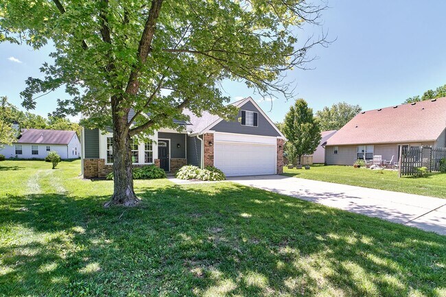 Foto del edificio - 3BD/2BA Ranch home in Downtown Fishers!