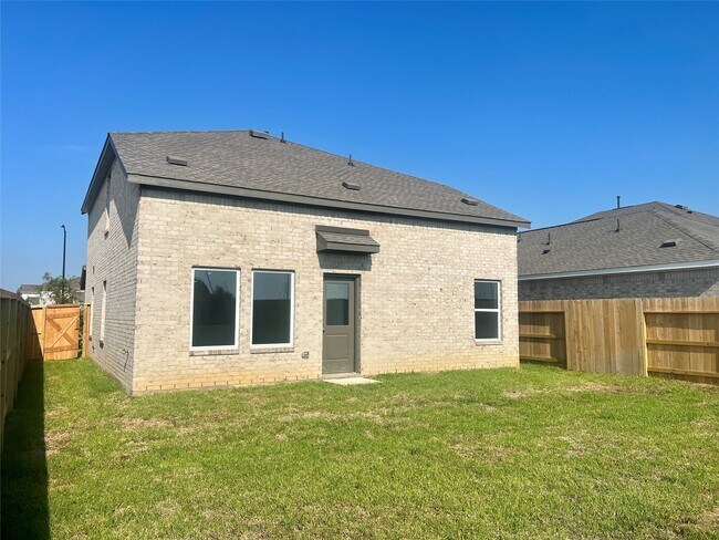 Building Photo - 16802 Great Highlands Dr