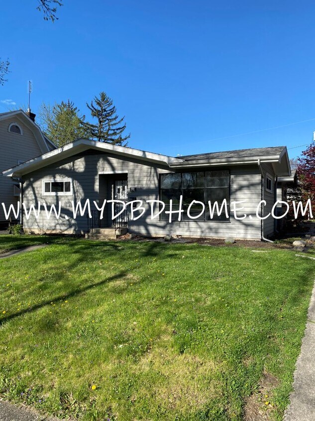 Primary Photo - 2701 Leroy Ave