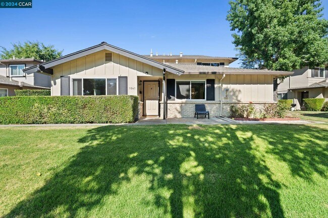 Building Photo - 1041 Mohr Ln