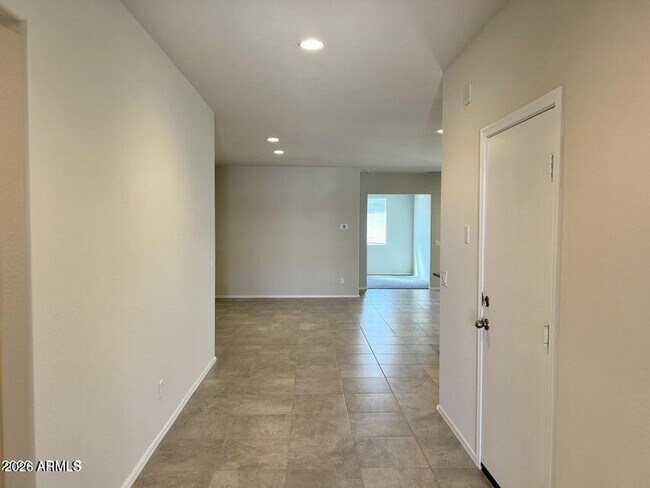 Foto del edificio - 3449 Encanto St