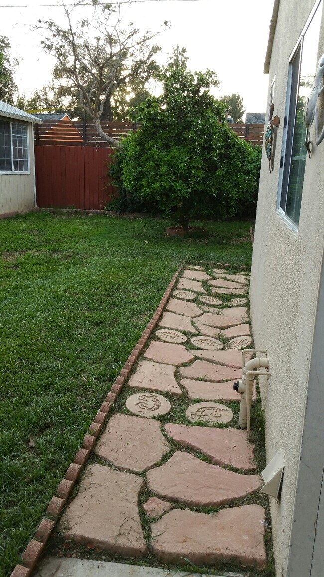 Foto del edificio - 5725 Burnet Ave