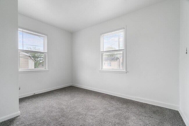 Foto del edificio - Secure this 4BR Townhouse today!