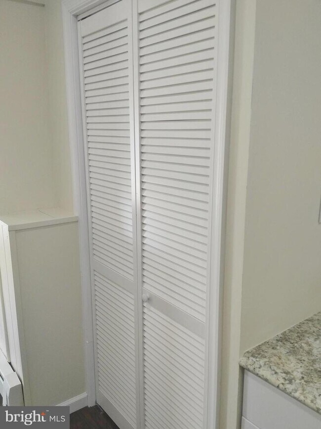 61 E Oakland Ave Unit 3, Doylestown, PA 18901 Room for Rent in