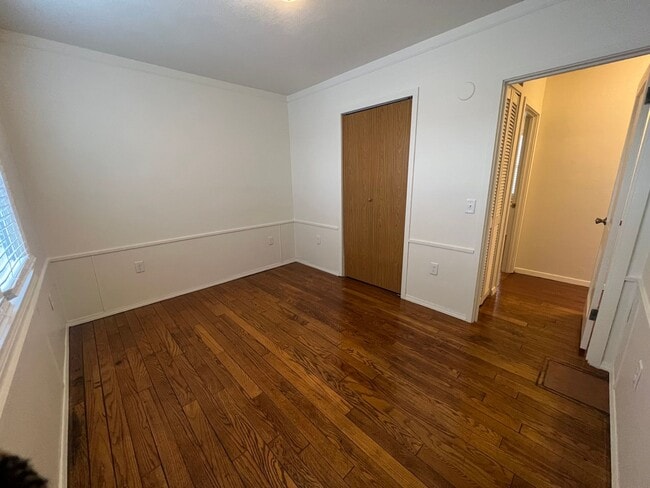 Building Photo - 1352 Mead Ave